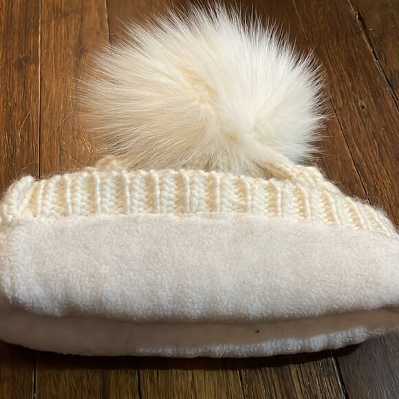 Kyi Kyi Fleece Beanie Fox Fur Pom Pom Hat New - Picture 5 of 5
